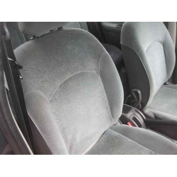 peugeot 206 berlina del año 2001