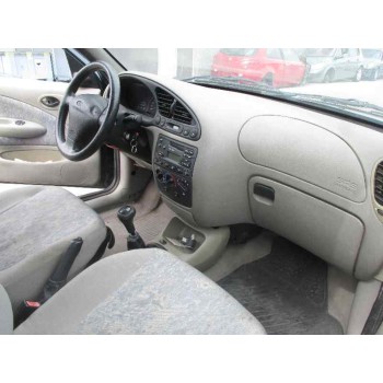 ford fiesta berlina del año 1997