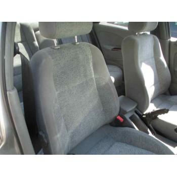 daewoo nubira berlina del año 2000