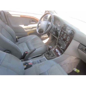 volvo s40 berlina del año 2000