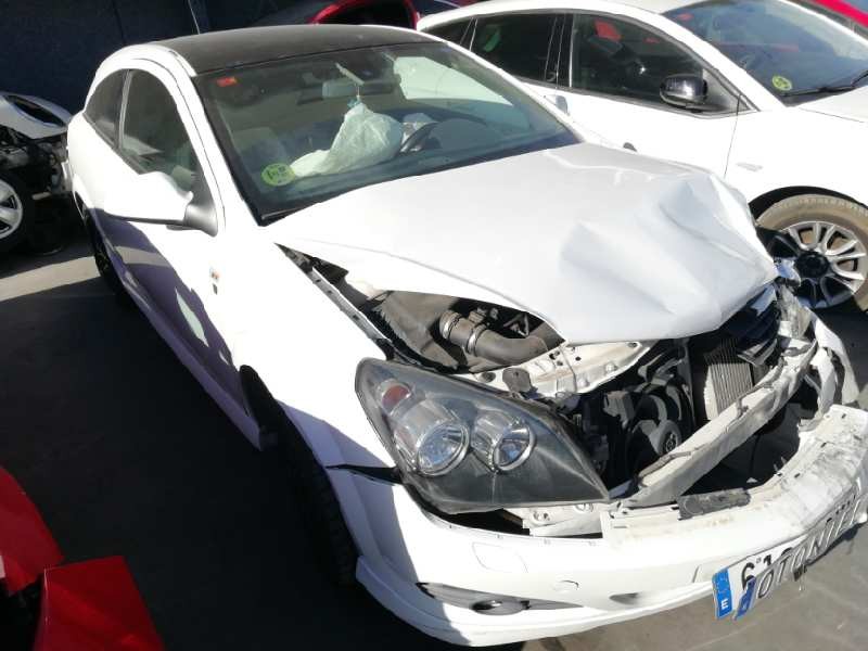 opel astra gtc del año 2010