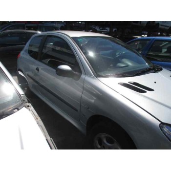 peugeot 206 berlina del año 2001