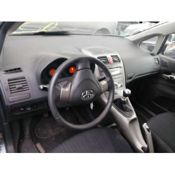 toyota auris del año 2009