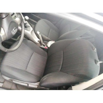 toyota auris del año 2009