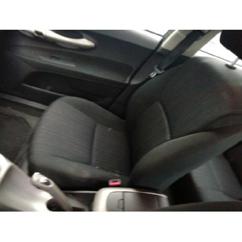 toyota auris del año 2009