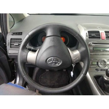 toyota auris del año 2009