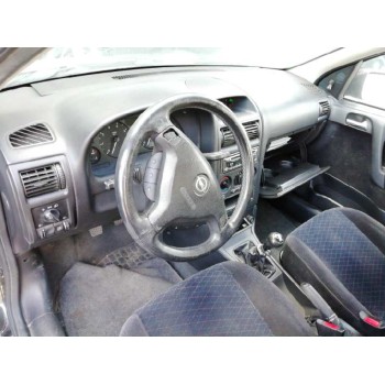 opel astra g berlina del año 2001