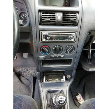 opel astra g berlina del año 2001