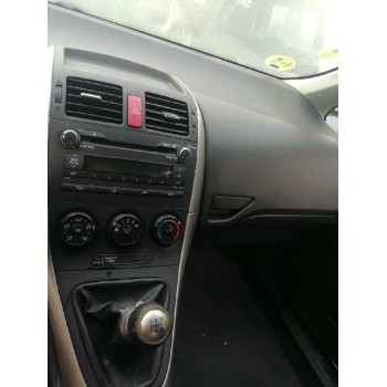 toyota auris del año 2008