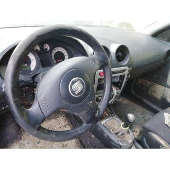 seat ibiza (6l1) del año 2002