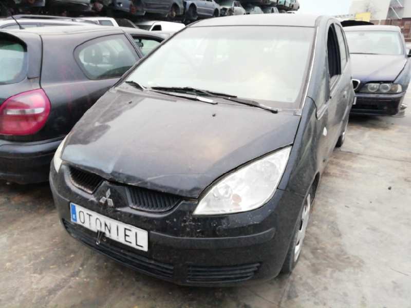 mitsubishi colt berlina 5 (z30a) del año 2005