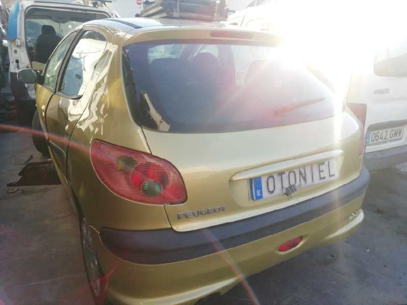 PEUGEOT 206 BERLINA