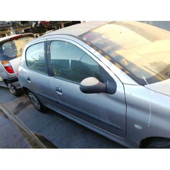 peugeot 206 berlina del año 2001