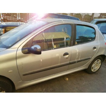 peugeot 206 berlina del año 2001