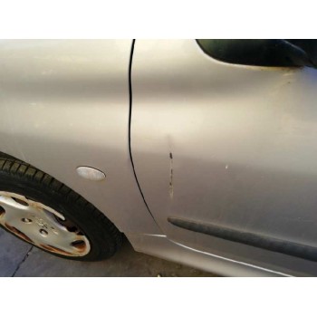 peugeot 206 berlina del año 2001