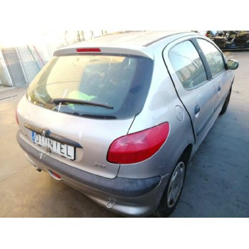 peugeot 206 berlina del año 2001