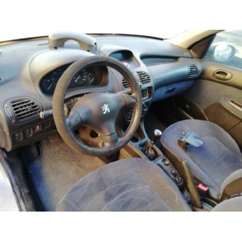 peugeot 206 berlina del año 2001