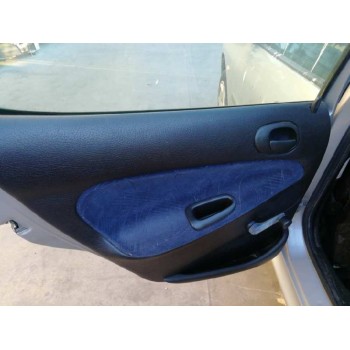 peugeot 206 berlina del año 2001