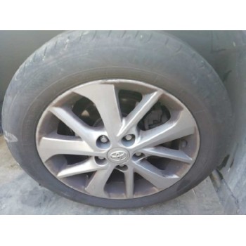 toyota auris del año 2014