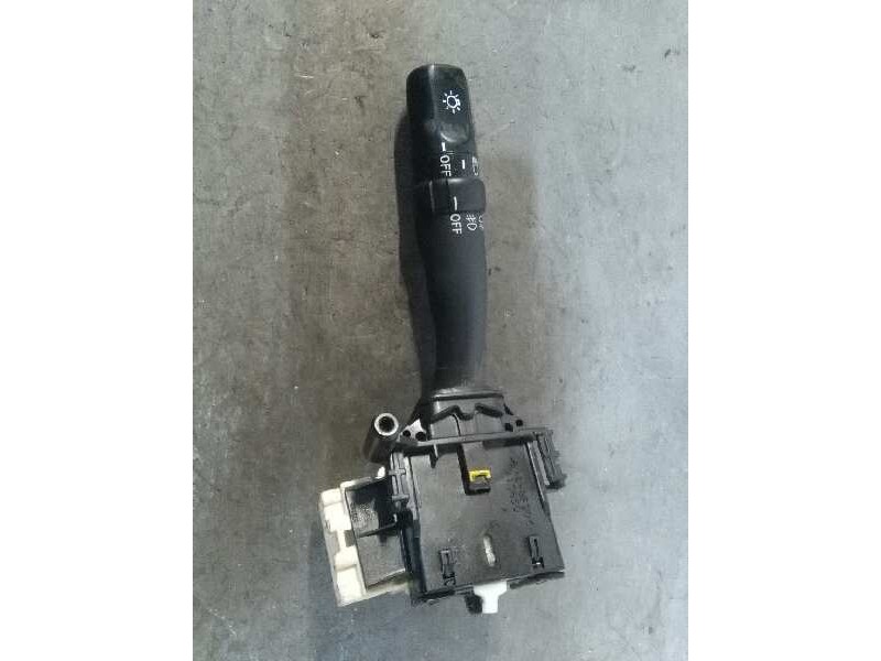 Recambio de mando intermitentes para toyota corolla verso (r1) 2.2 d-4d luna referencia OEM IAM   