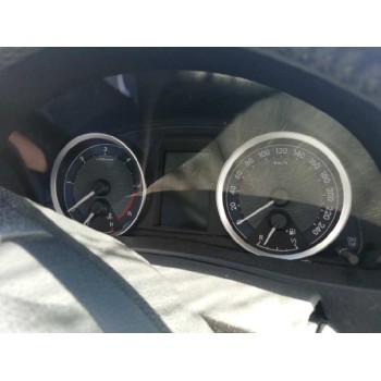 toyota auris del año 2014