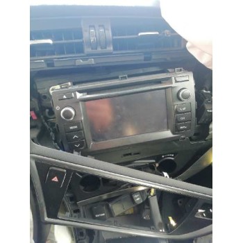 toyota auris del año 2014