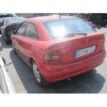 opel astra g berlina del año 2000