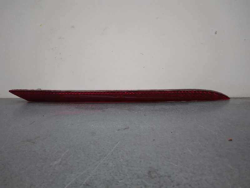 Recambio de catadioptrico para ford mustang gt referencia OEM IAM JR3B17A848A REFLECTOR TRAS DERE 