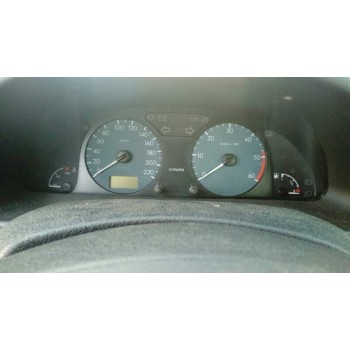 citroën xsara berlina del año 2000