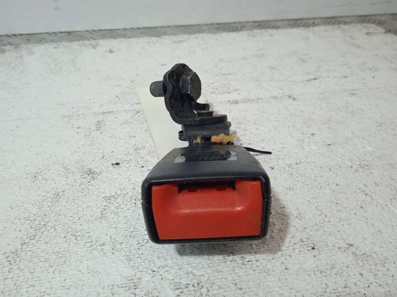 Recambio de enganche cinturon para audi a5 sportback (8t) 2.7 tdi referencia OEM IAM 8T0857739H TRASERO IZQUIERDO