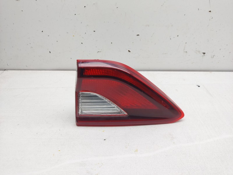 Recambio de piloto trasero derecho interior para kia stonic (yb) 1.2 cvvt referencia OEM IAM 92404H8400 2 