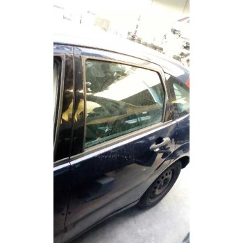 ford focus berlina (cak) del año 2004