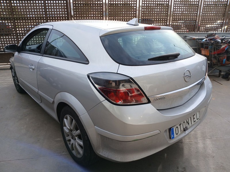 OPEL ASTRA H GTC (A04)