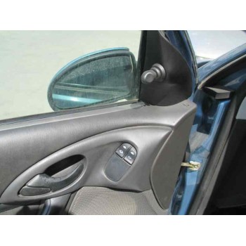 ford focus berlina (cak) del año 2000