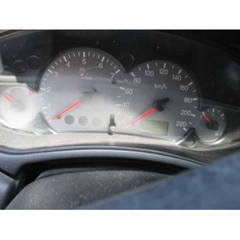 ford focus berlina (cak) del año 2000