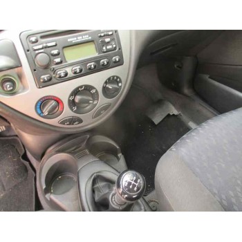 ford focus berlina (cak) del año 2000