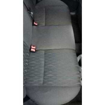 ford focus berlina (cak) del año 2004