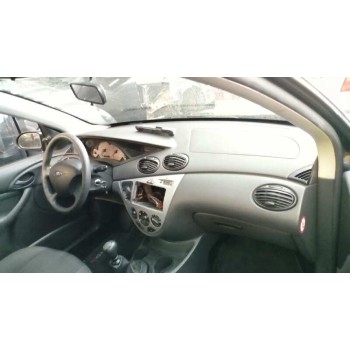 ford focus berlina (cak) del año 2004