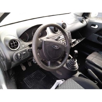 ford fiesta (cbk) del año 2004