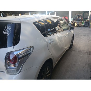 toyota verso (_r2_) del año 2014