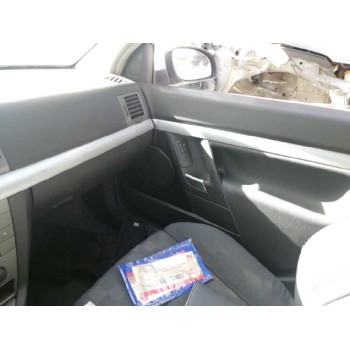 opel vectra c berlina del año 2004