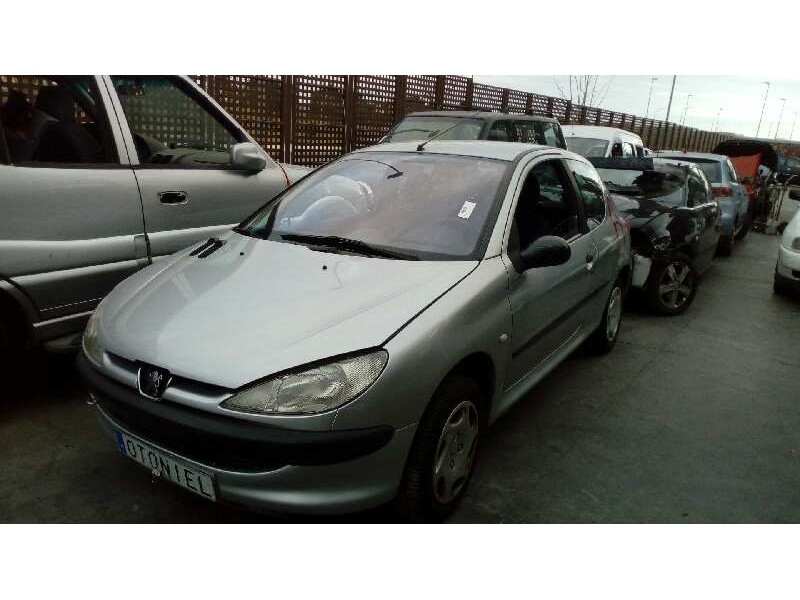 peugeot 206 berlina del año 2002