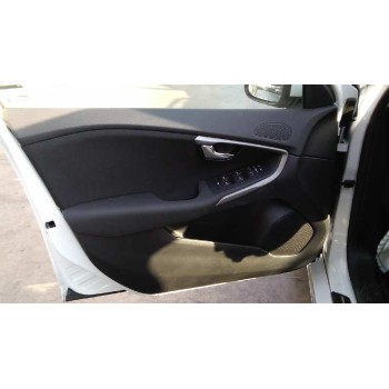 volvo v40 del año 2017