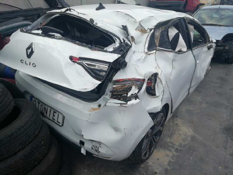 RENAULT CLIO V