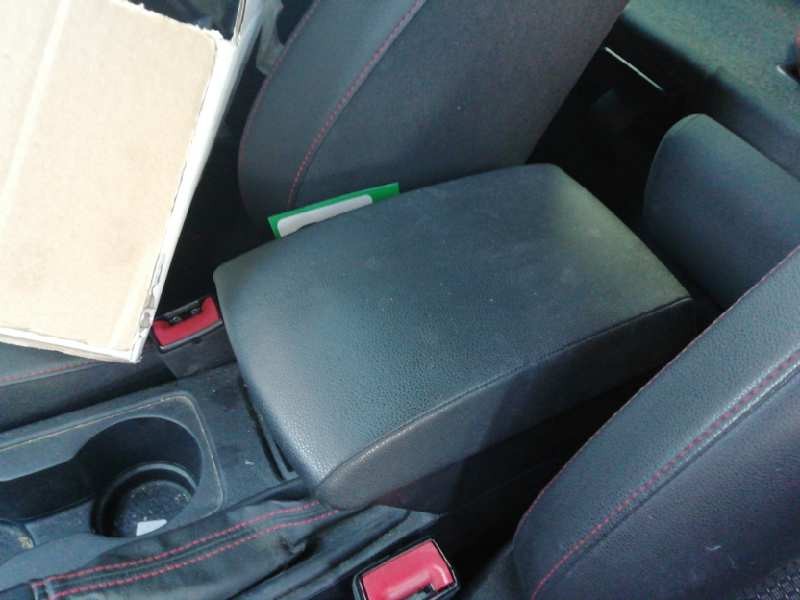 Recambio de apoyabrazos central para seat leon st (5f8) fr referencia OEM IAM   