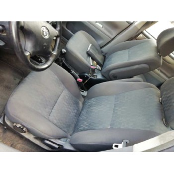 toyota avensis verso (m20) del año 2002