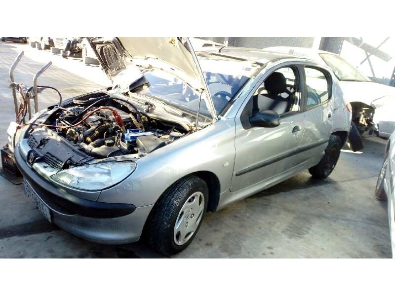peugeot 206 berlina del año 2002