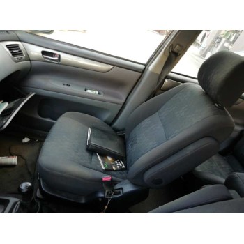 toyota avensis verso (m20) del año 2002