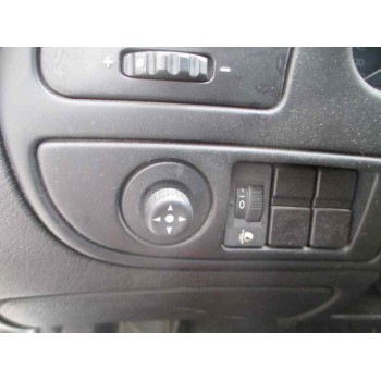 citroën xsara berlina del año 2002