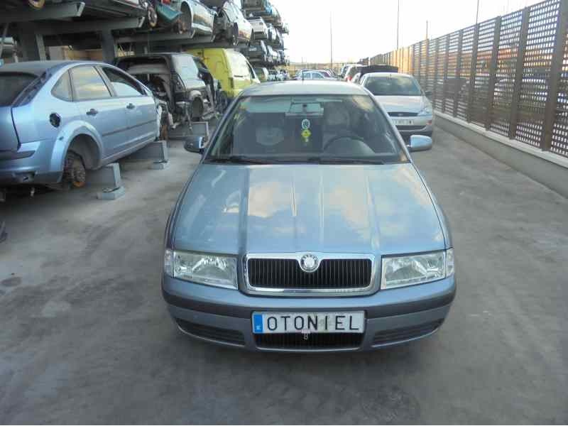 SKODA OCTAVIA BERLINA (1U2)